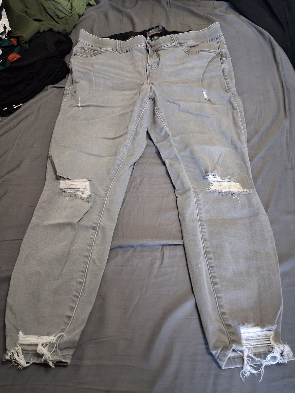 Torrid Light Gray Bombshell Skinny Distressed Jeans